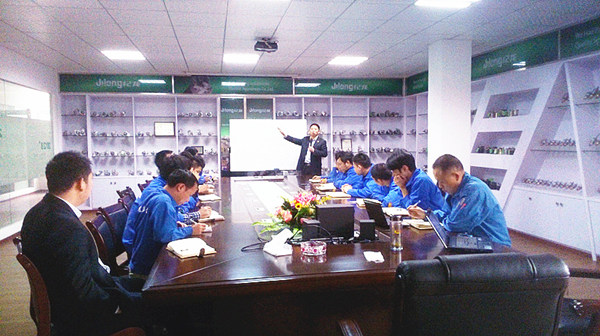 2014年11月20日，熱烈祝賀瑞安市紀(jì)龍汽車電器有限公司管理升級(jí)進(jìn)入第二期