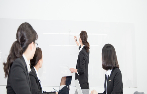 如何實現(xiàn)高效的會議？