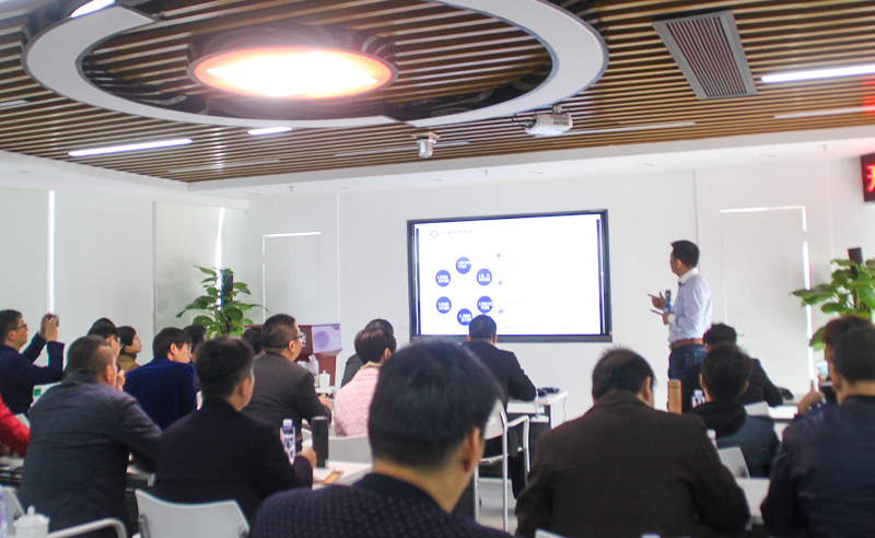 2013年6月17日廣州正睿企業(yè)管理咨詢有限公司全體員工專(zhuān)題培訓(xùn)會(huì)議順利召開(kāi)
