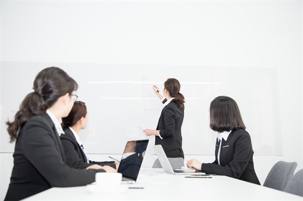 「精益生產(chǎn)咨詢(xún)」如何提高員工滿(mǎn)意度和生產(chǎn)力？