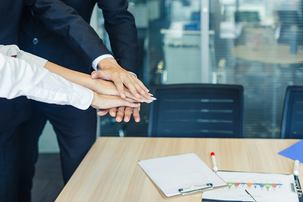 績效與發(fā)展：以績效為基礎，規(guī)劃員工職業(yè)發(fā)展