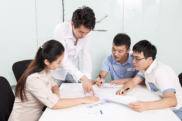 設(shè)計合理激勵機(jī)制，激發(fā)員工工作積極性和創(chuàng)新精神