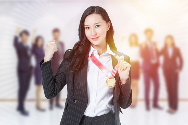 績效考核：評估員工成果，為晉升和獎懲提供依據(jù)