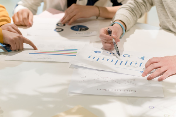 企業(yè)預(yù)算編制：目標(biāo)設(shè)定，策略規(guī)劃與實(shí)施