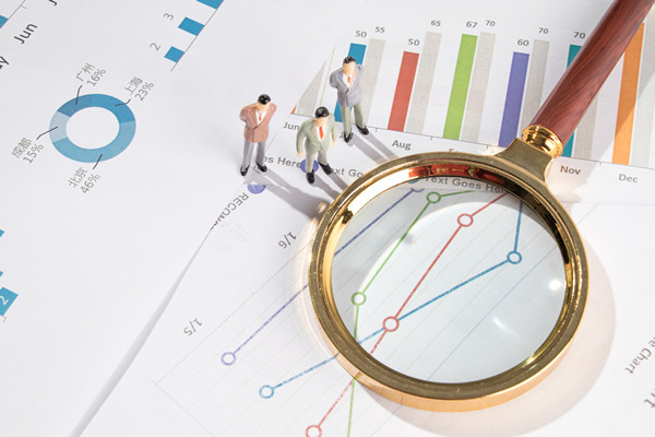 績效改進方案：針對問題，制定績效改進方案