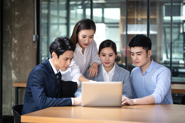 全面薪酬戰(zhàn)略實(shí)施：提升員工滿意度，提升企業(yè)績效