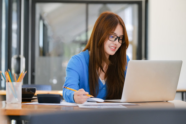 集團管控中的財務(wù)管理：策略、風險與內(nèi)部控制