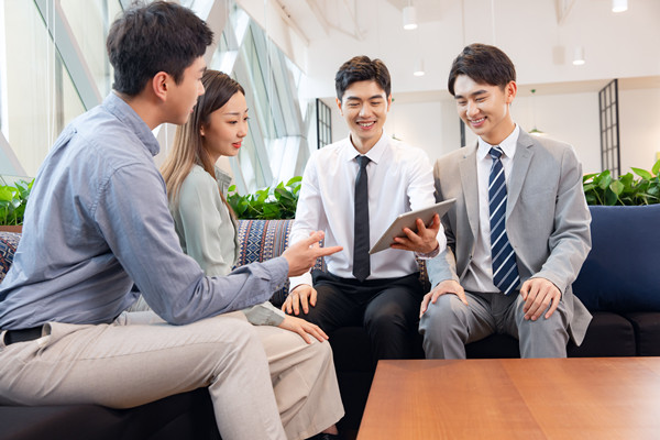 年度經(jīng)營計劃：聚焦核心業(yè)務(wù)，提升核心競爭力