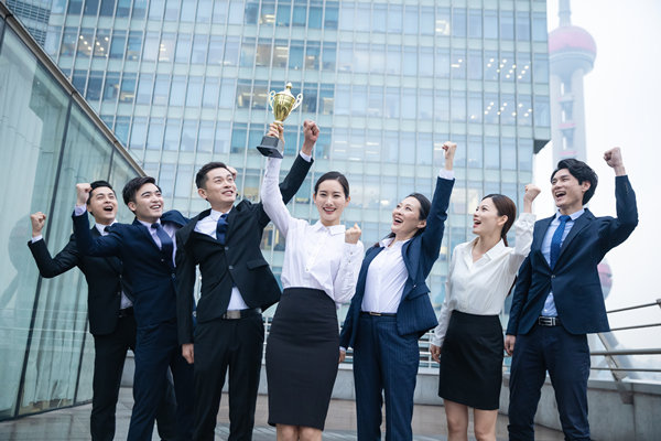 協(xié)同共進(jìn)，效能倍增：打造卓越團(tuán)隊(duì)，推動(dòng)組織發(fā)展