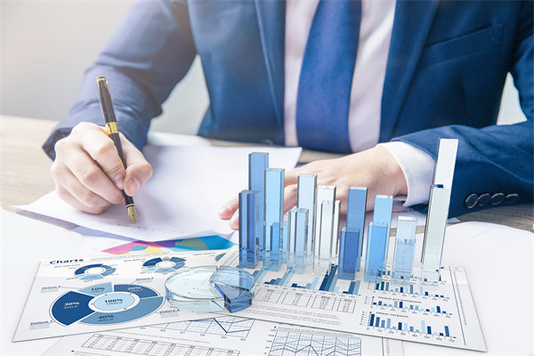 制定精準(zhǔn)經(jīng)營計(jì)劃，引領(lǐng)企業(yè)穩(wěn)健發(fā)展，實(shí)現(xiàn)長遠(yuǎn)目標(biāo)