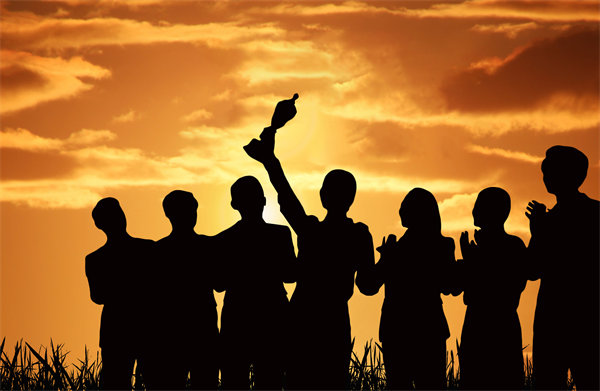 深化創(chuàng)新驅(qū)動(dòng)，落實(shí)年度經(jīng)營(yíng)計(jì)劃，推動(dòng)企業(yè)跨越發(fā)展