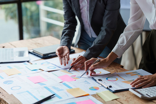 精心謀劃企業(yè)戰(zhàn)略，促進(jìn)企業(yè)核心競爭力的提升