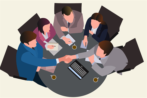 在企業(yè)管理中，專權(quán)式和民主式管理各有哪些優(yōu)缺點(diǎn)？