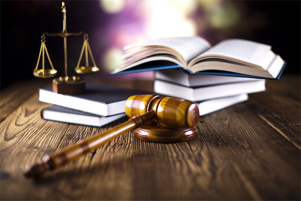 結(jié)合實(shí)際，談?wù)勂髽I(yè)在戰(zhàn)略薪酬設(shè)計(jì)時(shí)要注意哪些問(wèn)題？