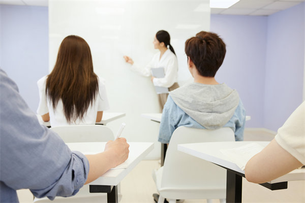 精益生產(chǎn)是制造業(yè)的思想，適合用于其他行業(yè)么？