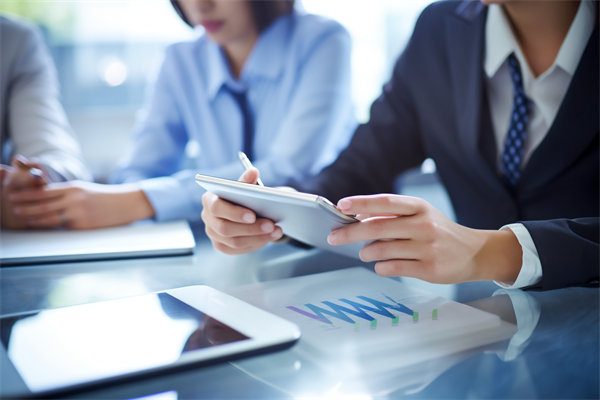 加強企業(yè)管理團隊建設，打造專業(yè)化、高效化管理團隊