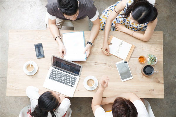 企業(yè)文化如何深度融合HR管理，增強(qiáng)團(tuán)隊凝聚力？