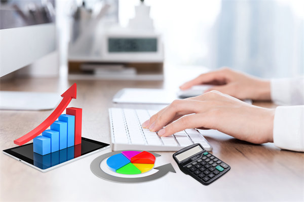 行業(yè)變革下，薪酬調(diào)整策略如何緊跟市場(chǎng)步伐？