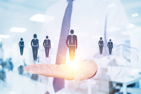 人才盤(pán)點(diǎn)的重要性：如何精準(zhǔn)識(shí)別并培養(yǎng)未來(lái)領(lǐng)導(dǎo)者？