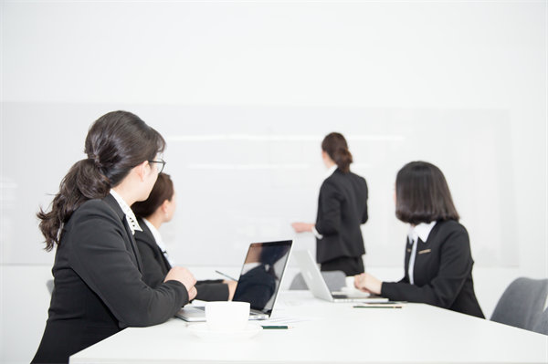 成本削減與效益增長，咨詢?nèi)绾握业阶罴哑胶恻c(diǎn)？