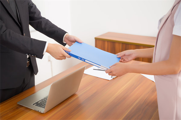 招聘新趨勢：企業(yè)如何精準定位并吸引頂尖人才？