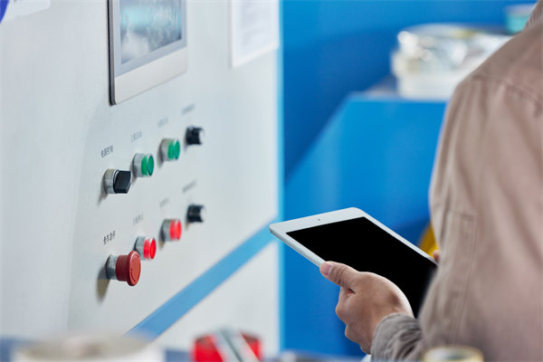 面對(duì)多品種小批量生產(chǎn)，精益生產(chǎn)如何靈活應(yīng)對(duì)挑戰(zhàn)？