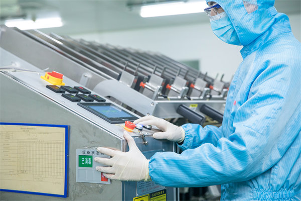 面對(duì)市場(chǎng)波動(dòng)，精益生產(chǎn)如何靈活調(diào)整生產(chǎn)計(jì)劃？