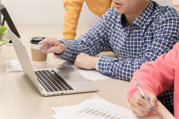 胖東來(lái)珠寶員工年薪從未低于20萬(wàn)，對(duì)企業(yè)人資的啟發(fā)