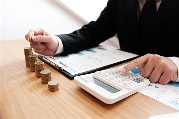 薪酬體系調(diào)整，如何兼顧新員工和老員工的利益？