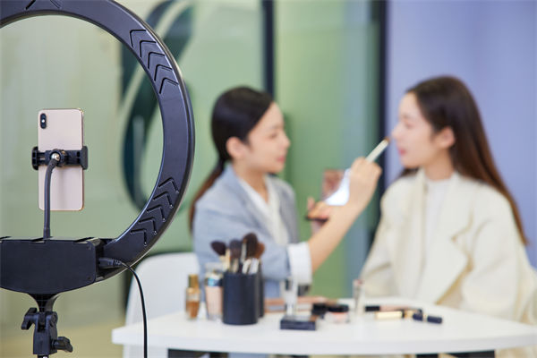 營銷咨詢公司的全球化服務如何助企業(yè)開拓國際市場？