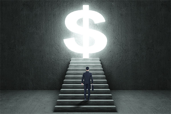 薪酬管理中，如何考慮員工個人發(fā)展，實現(xiàn)長期激勵？