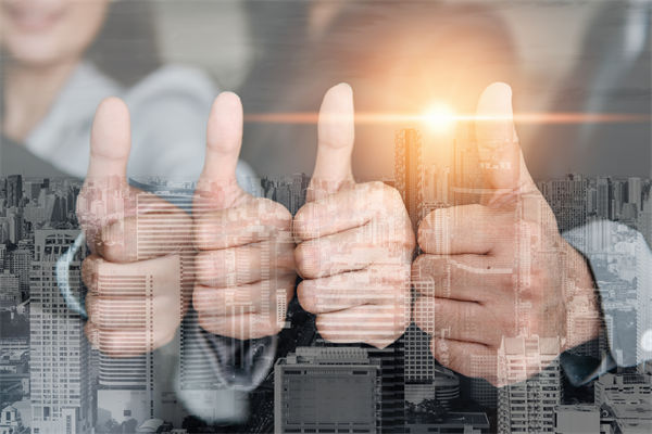 薪酬管理中，如何考慮員工個人發(fā)展，實現(xiàn)長期激勵？