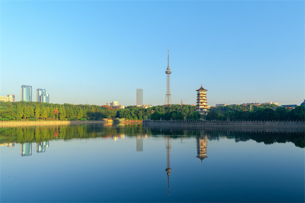 長沙年度經(jīng)營計劃咨詢公司如何為企業(yè)定制精準(zhǔn)戰(zhàn)略計劃？