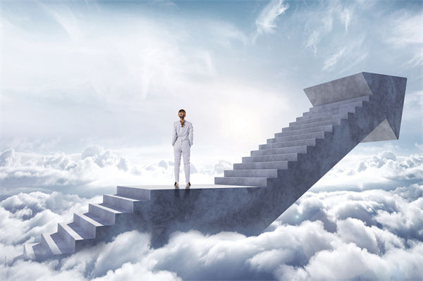 在年度經(jīng)營計(jì)劃中，如何設(shè)定既實(shí)際又挑戰(zhàn)性的目標(biāo)？