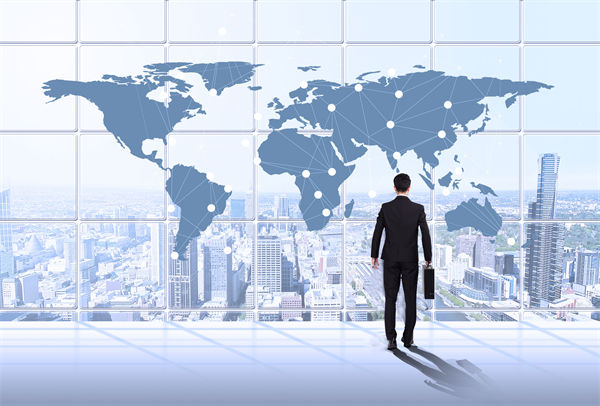 績效咨詢過程中，如何確保咨詢方案的落地實(shí)施？