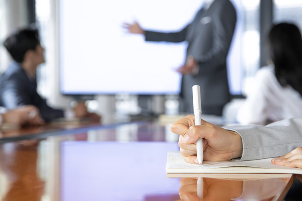 企業(yè)的會議管理制度不完善，如同虛設(shè)怎么辦？