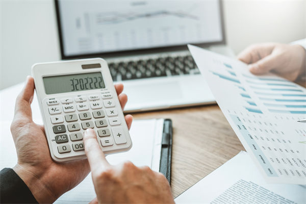 預(yù)算管理不善，會(huì)給企業(yè)帶來哪些潛在的財(cái)務(wù)風(fēng)險(xiǎn)？