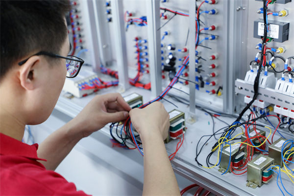 哪些行業(yè)人才火爆就業(yè)市場？人力資源管理有何啟發(fā)？