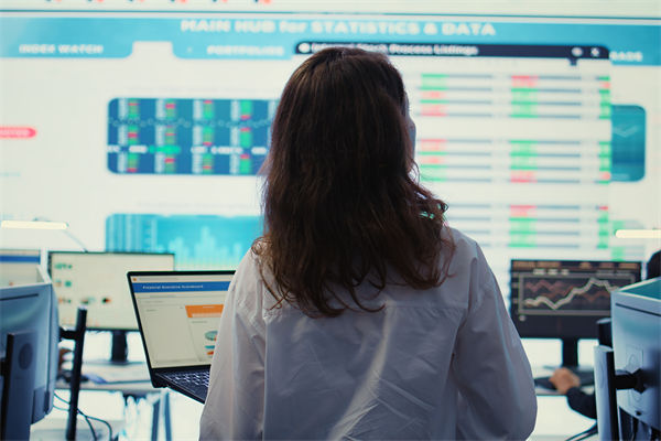 計(jì)劃與市場(chǎng)脫節(jié)，業(yè)績(jī)慘淡，怎樣制定契合市場(chǎng)的計(jì)劃？