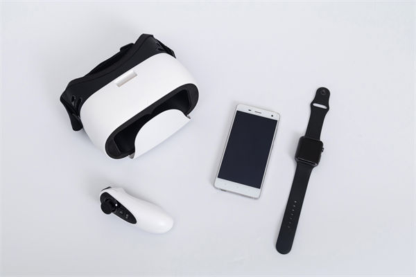 在滾動(dòng)預(yù)算模式下，如何確保預(yù)算的連續(xù)性和前瞻性？