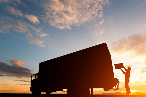 快遞員入職京東13年工資共100多萬，其他企業(yè)怎么看？