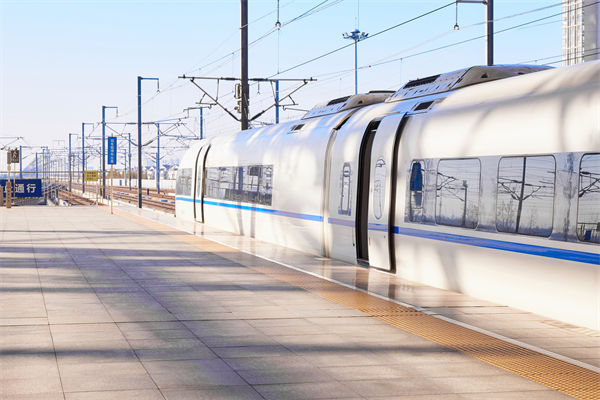 美國(guó)為什么沒有中國(guó)那樣的高鐵？是哪些方面限制了？