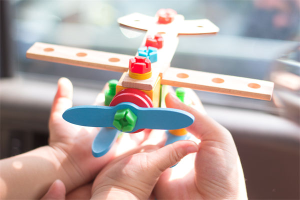 這些玩具可能正在悄悄傷害孩子，對(duì)關(guān)聯(lián)品牌的啟示