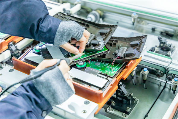 如何通過(guò)精益生產(chǎn)優(yōu)化生產(chǎn)布局，提升整體生產(chǎn)效率？