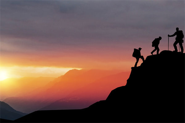 高層標(biāo)榜的文化理念，為何與基層執(zhí)行完全兩張皮？