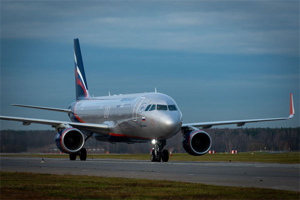 數(shù)十架中資公司飛機(jī)被扣俄羅斯，戰(zhàn)略咨詢?cè)趺纯矗? /></a></div>
                    <div   id=