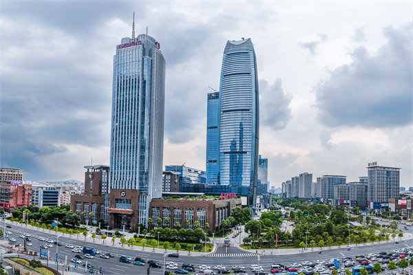 企業(yè)卡在增長(zhǎng)瓶頸管理老套，東莞管理咨詢能劈開新路嗎？