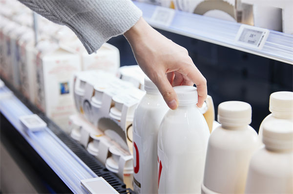 常溫純牛奶中禁止添加復原乳，集成供應鏈怎么看？